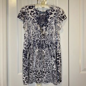 Unity World Wear Y2K Boho Grey and White Print Short Sleeve Top